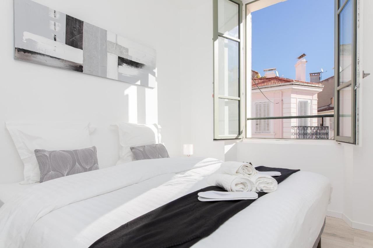 Anzur Yourhosthelper Cannes Bagian luar foto