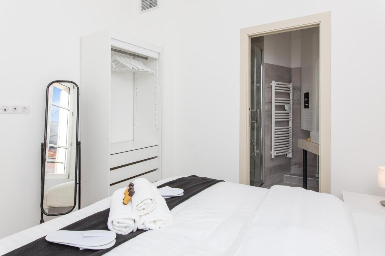 Anzur Yourhosthelper Cannes Bagian luar foto