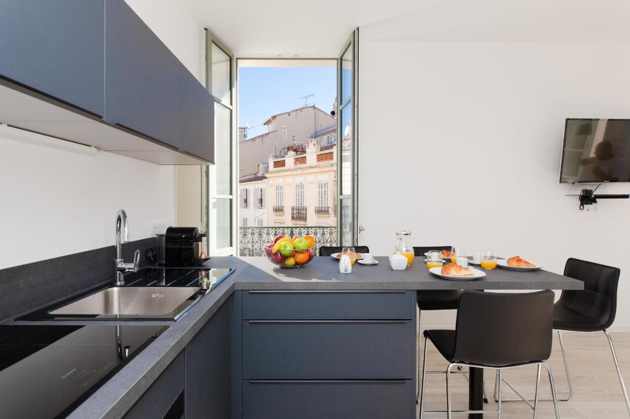 Anzur Yourhosthelper Cannes Bagian luar foto